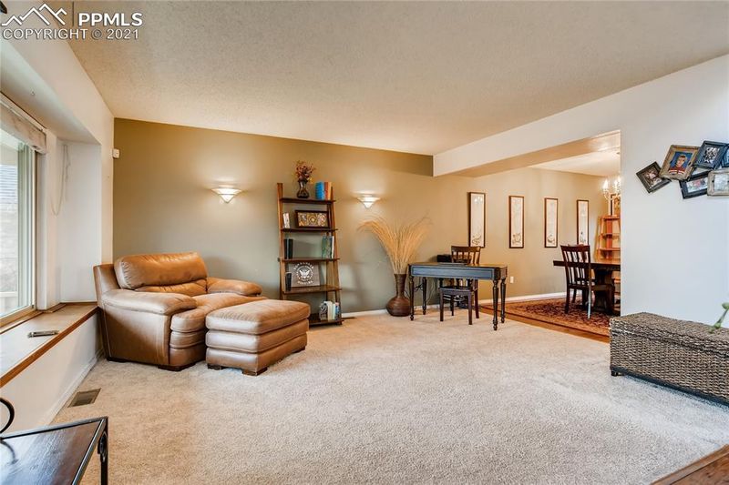 5166 Plumstead Dr, Colorado Springs, CO 80920