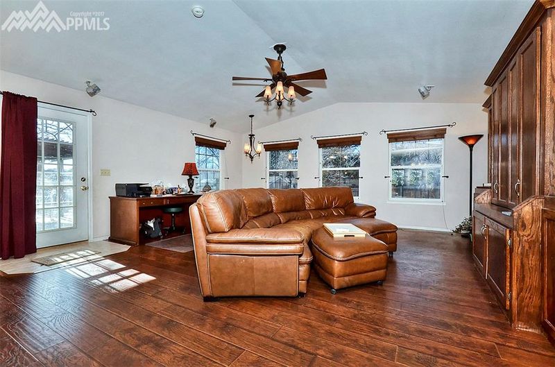 5170 Saddle Dr, Colorado Springs, CO 80918