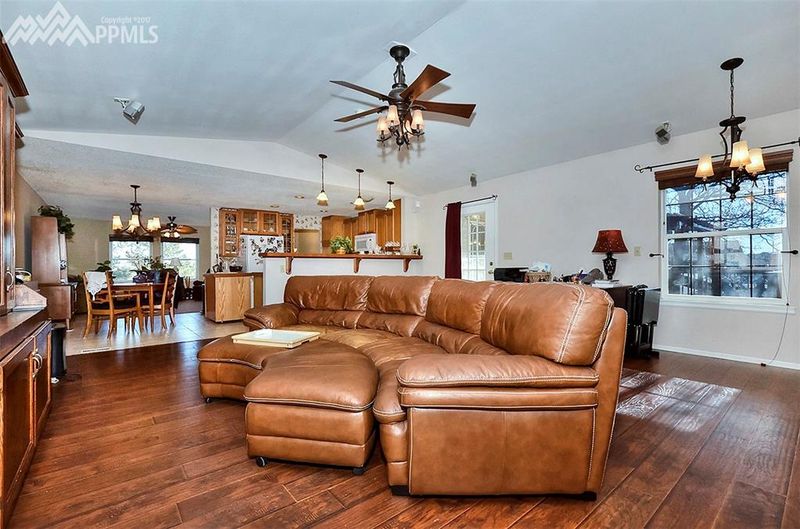 5170 Saddle Dr, Colorado Springs, CO 80918