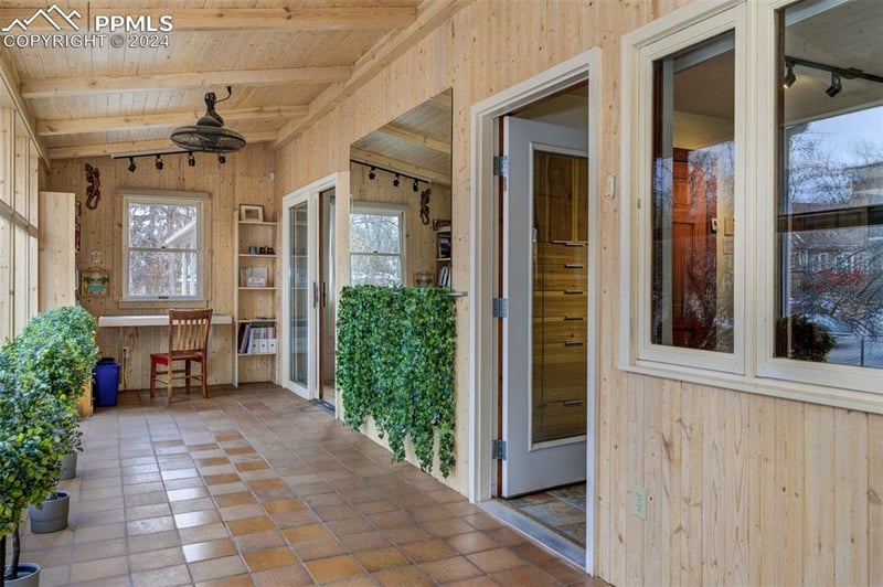 518 Bijou St, Colorado Springs, CO 80903