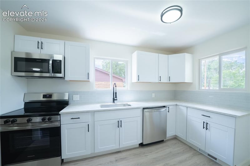 518 Yellowstone Rd, Colorado Springs, CO 80910