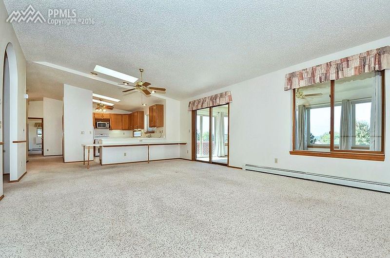 5180 Diamond Dr, Colorado Springs, CO 80918