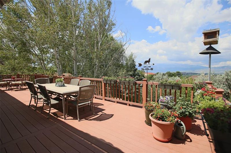 5180 Sapphire Dr, Colorado Springs, CO 80918