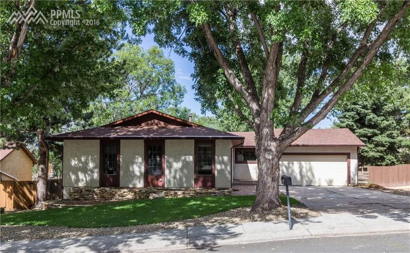 5185 N Splitrail Dr, Colorado Springs, CO 80917