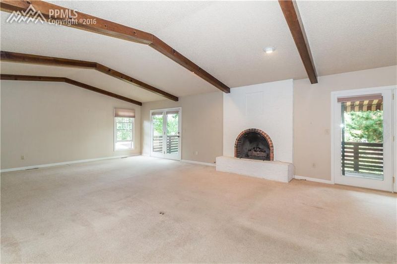 5185 N Splitrail Dr, Colorado Springs, CO 80917