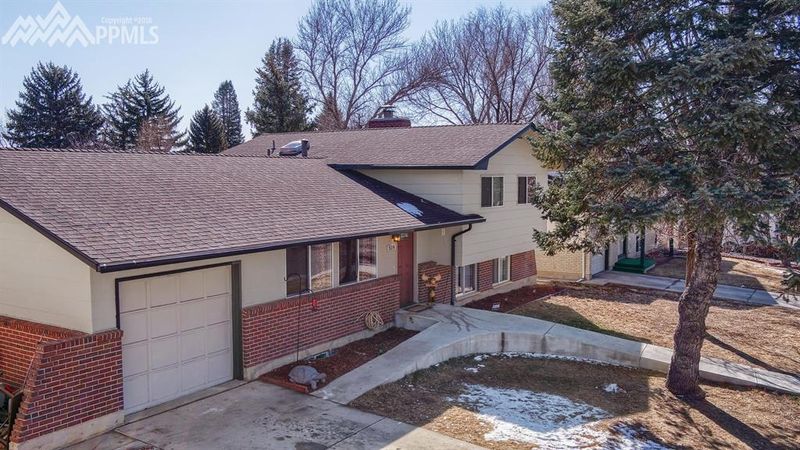 519 Dexter St, Colorado Springs, CO 80911