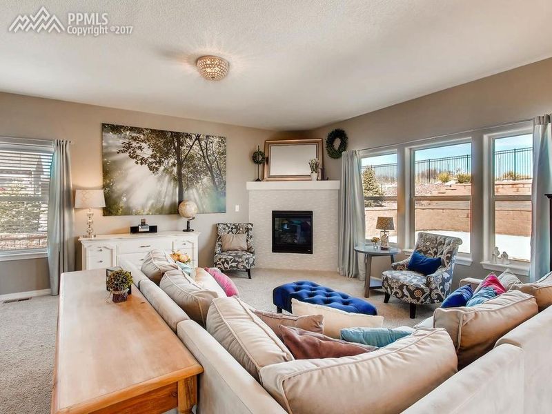 52 Coyote Willow Dr, Colorado Springs, CO 80921