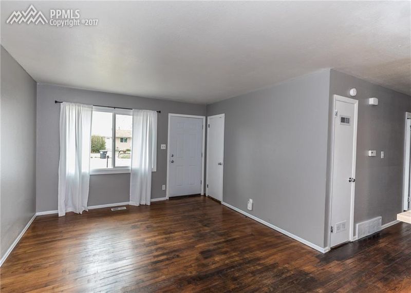 520 Aztec Dr, Colorado Springs, CO 80911