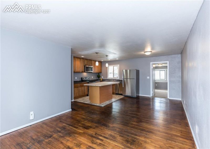 520 Aztec Dr, Colorado Springs, CO 80911