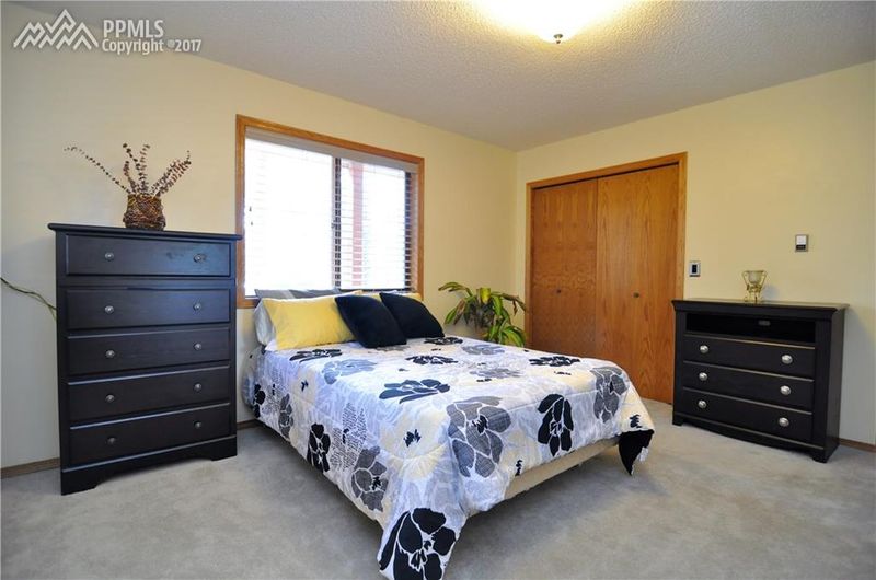 520 Clear Brook Ln, Monument, CO 80132