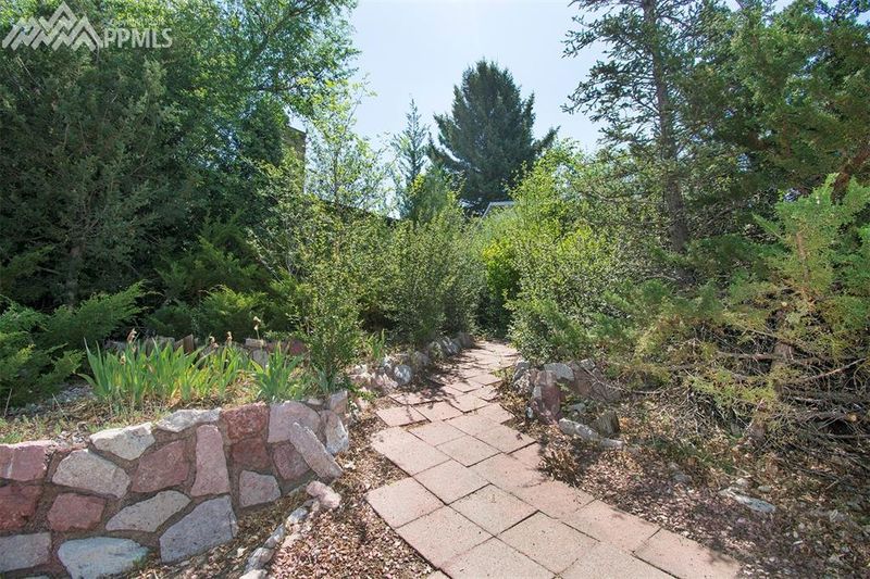 5203 Palmer Park Blvd, Colorado Springs, CO 80915