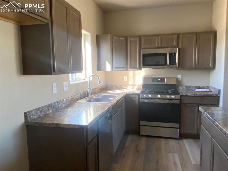 5204 Crested Hill, Pueblo, CO 81008