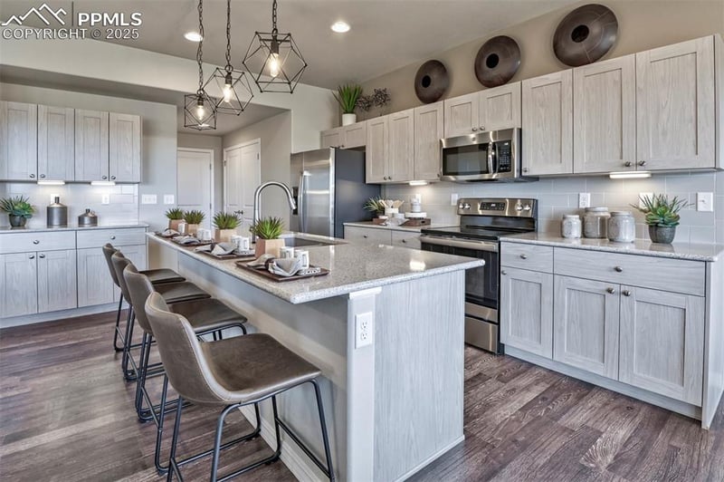 5204 Devers Ct, Colorado Springs, CO 80925