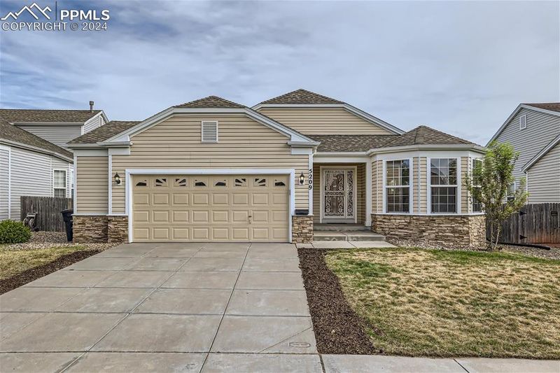 5209 Sand Hill Dr, Colorado Springs, CO 80923