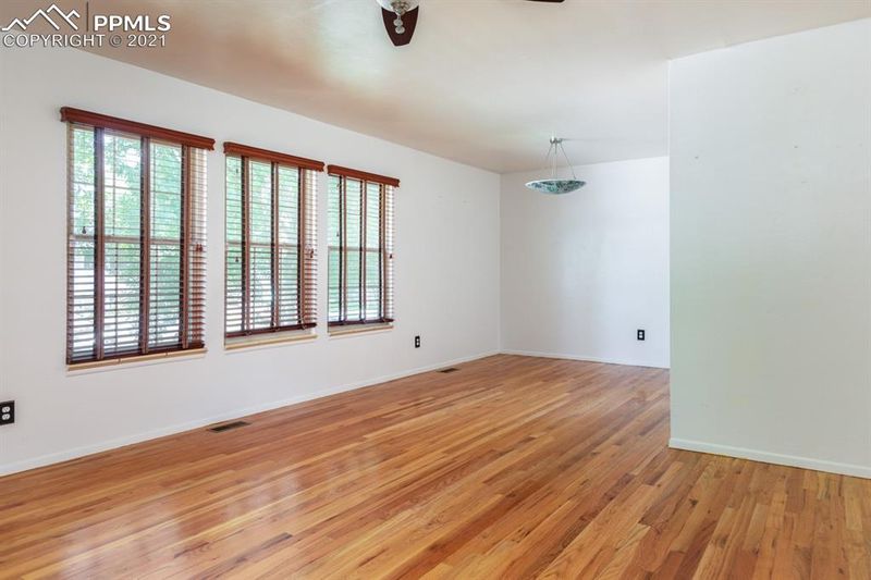 521 Bickley St, Colorado Springs, CO 80911