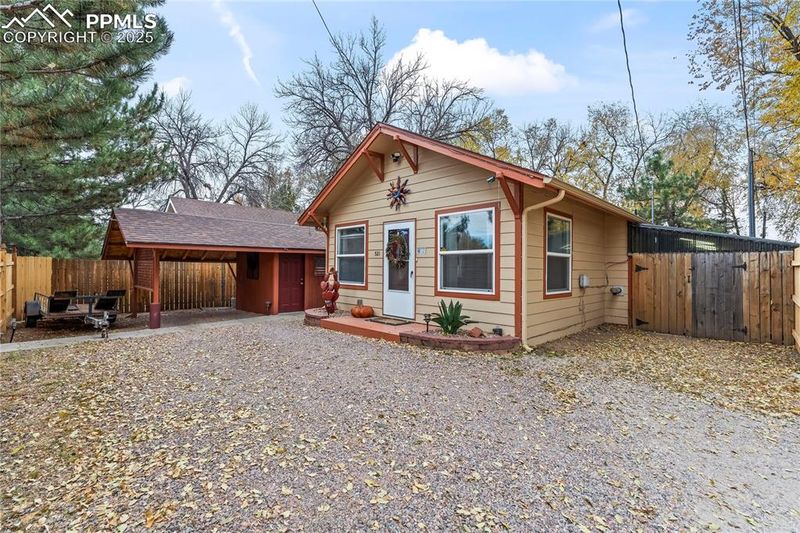 521 E Brookside St, Colorado Springs, CO 80905