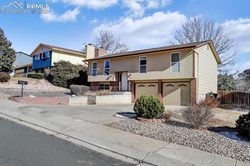 5215 Redondo Cir, Colorado Springs, CO 80918