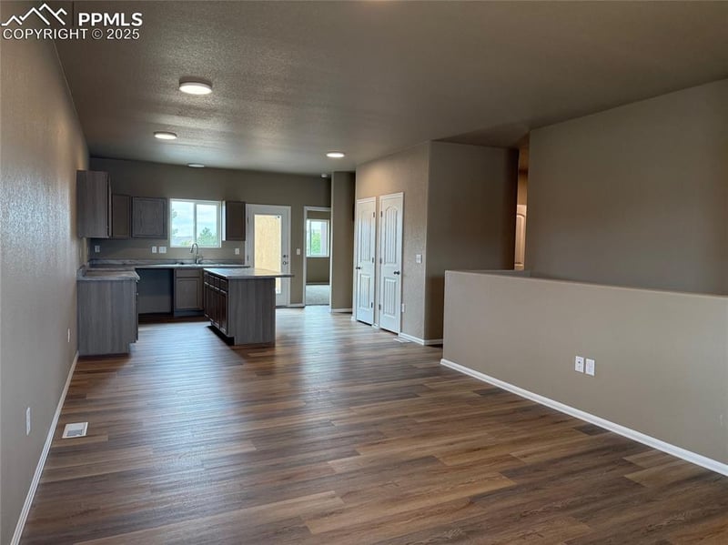 5216 Gannet Ln, Pueblo, CO 81008