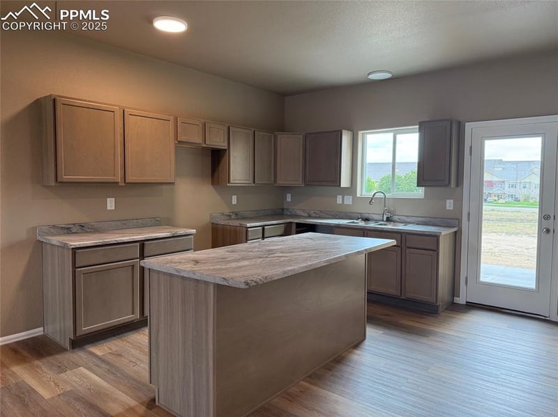 5216 Gannet Ln, Pueblo, CO 81008
