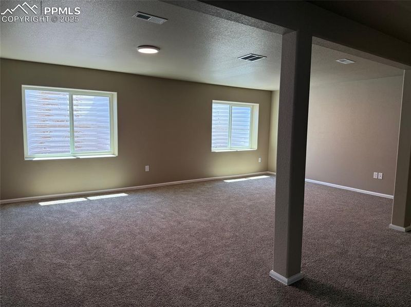 5220 Gannet Ln, Pueblo, CO 81008