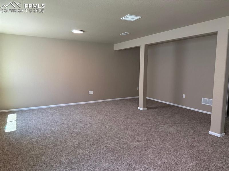 5220 Gannet Ln, Pueblo, CO 81008