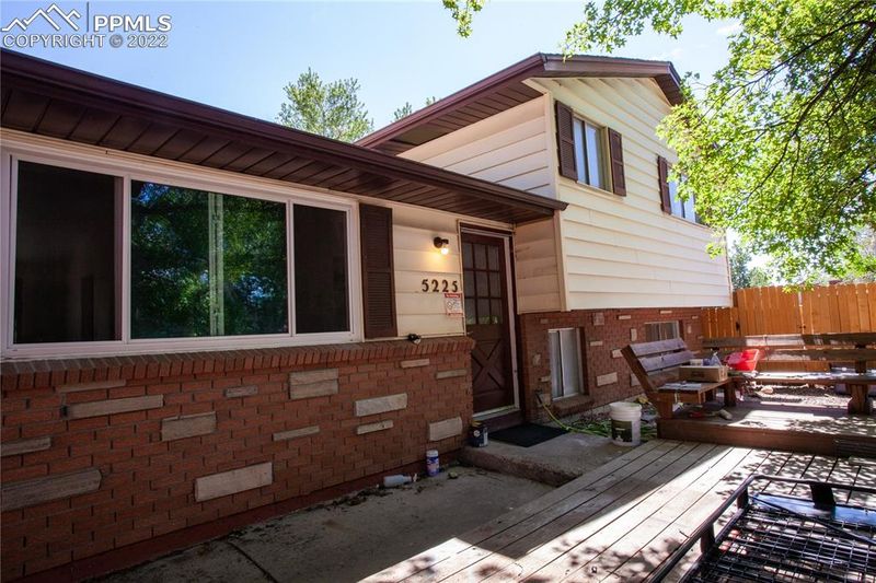 5225 Galena Dr, Colorado Springs, CO 80918