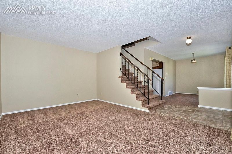 5225 Saddle Dr, Colorado Springs, CO 80918