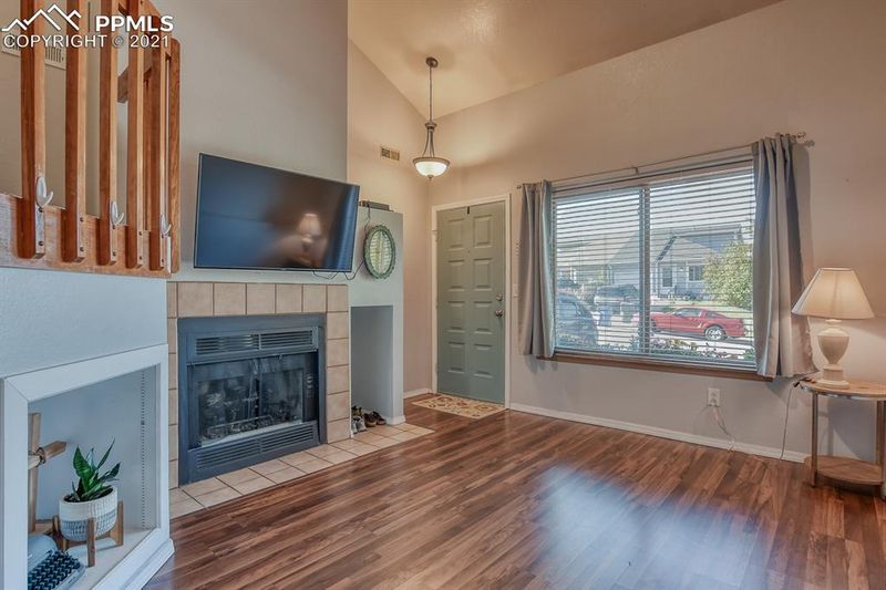 5228 Solar Ridge Dr, Colorado Springs, CO 80917