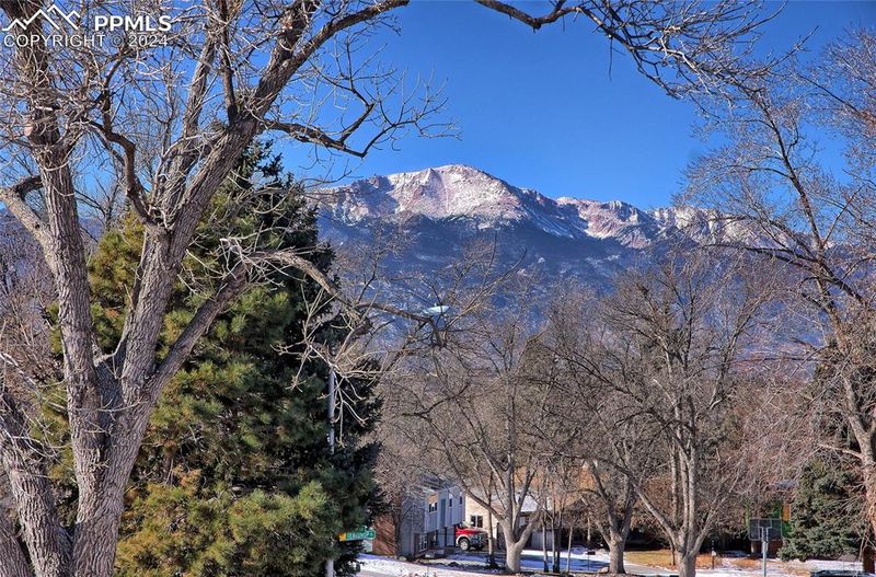 5230 Teardrop Pl, Colorado Springs, CO 80917