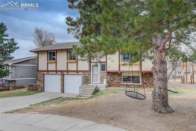 5234 Constitution Ave, Colorado Springs, CO 80915