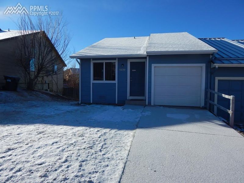 5239 Solar Ridge Dr, Colorado Springs, CO 80917