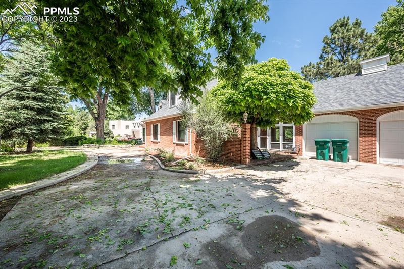 525 Dittmer Ave, Pueblo, CO 81005