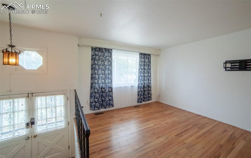 525 Griffith Way, Colorado Springs, CO 80911