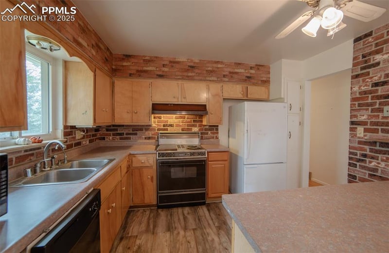 525 Griffith Way, Colorado Springs, CO 80911