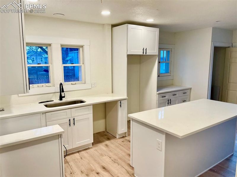 525 N Institute St, Colorado Springs, CO 80903