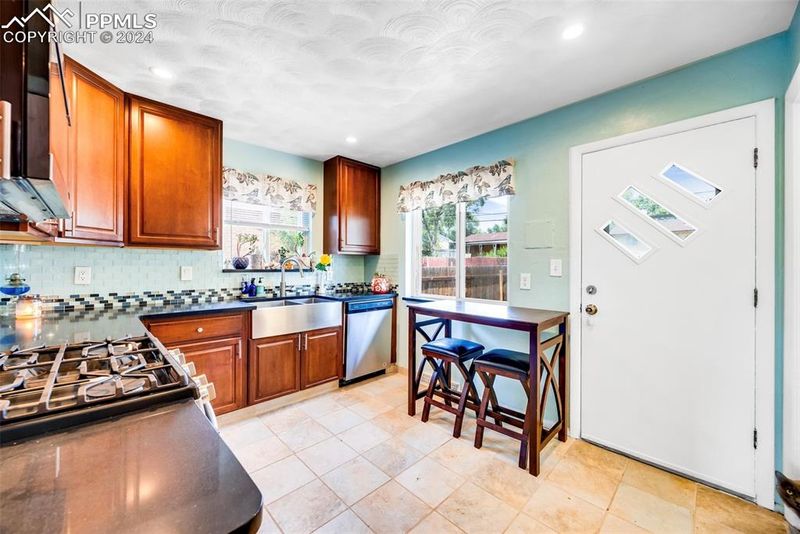 525 Yellowstone Rd, Colorado Springs, CO 80910