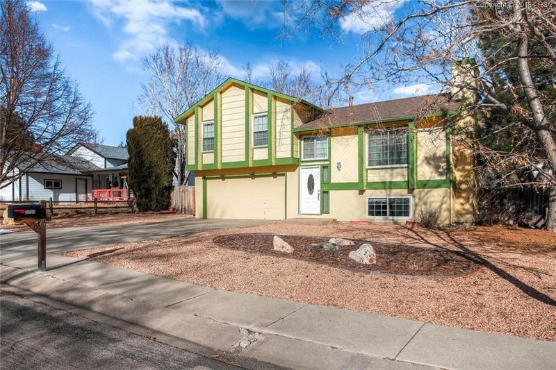 5251 Mule Deer Dr, Colorado Springs, CO 80919