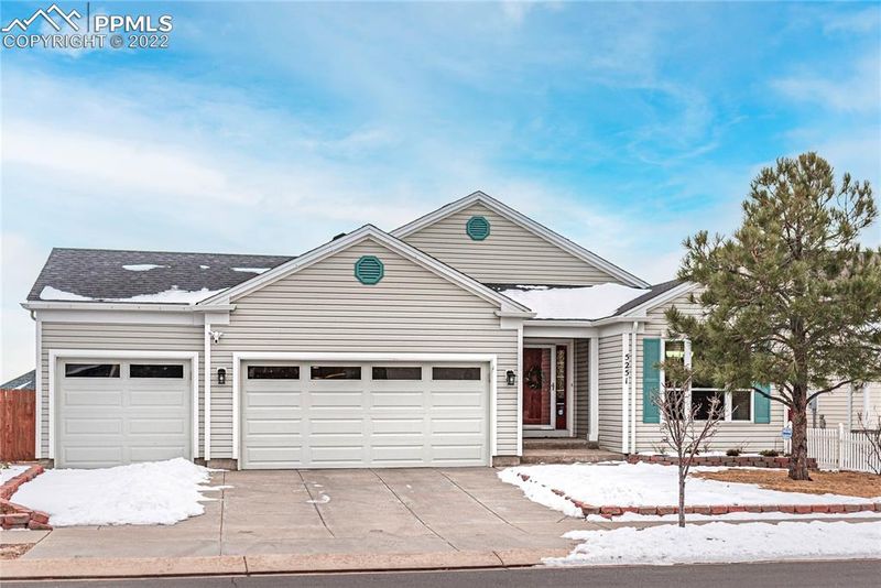 5251 Sand Hill Dr, Colorado Springs, CO 80923