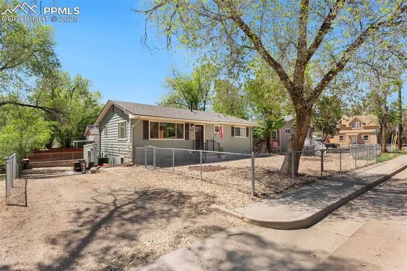 526 N 17th St, Colorado Springs, CO 80904