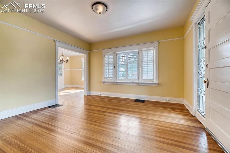 526 E Columbia St, Colorado Springs, CO 80907