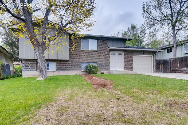 526 Jersey Ln, Colorado Springs, CO 80911