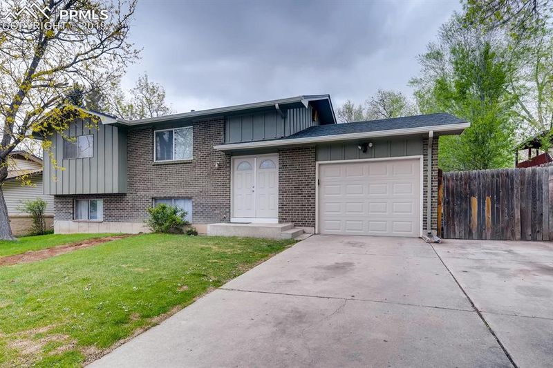 526 Jersey Ln, Colorado Springs, CO 80911