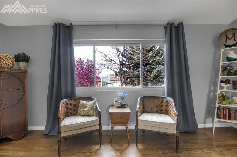5260 Artistic Cir, Colorado Springs, CO 80917