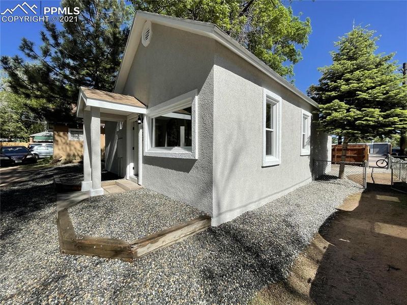527 E Brookside St, Colorado Springs, CO 80905