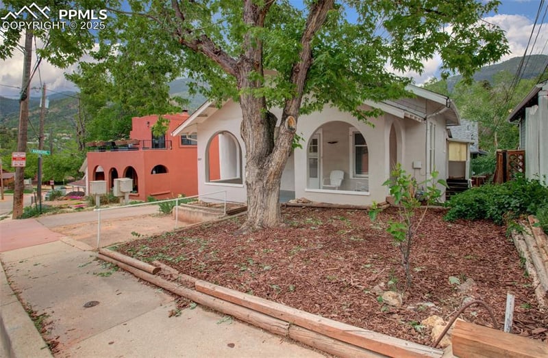 527 Canon Ave, Manitou Springs, CO 80829