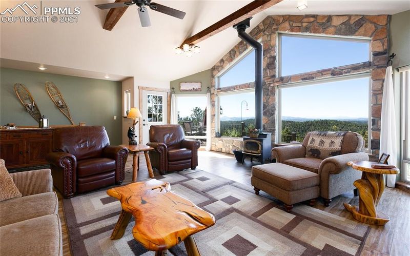527 Paradiso Rd, Divide, CO 80814