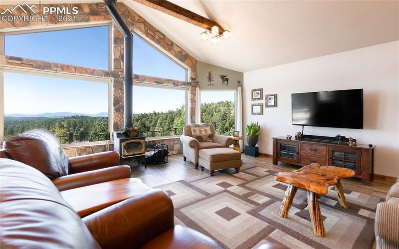 527 Paradiso Rd, Divide, CO 80814