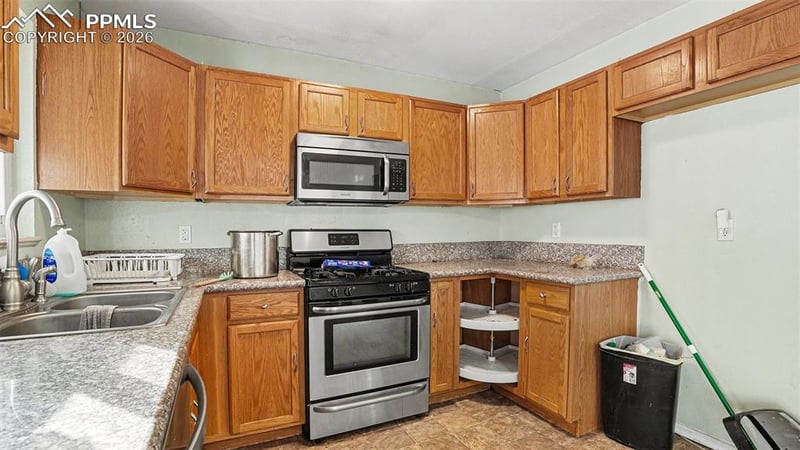 527 Syracuse St, Colorado Springs, CO 80911