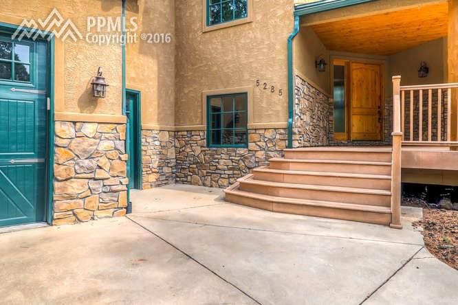 5285 Chipita Pines Dr, Cascade, CO 80809