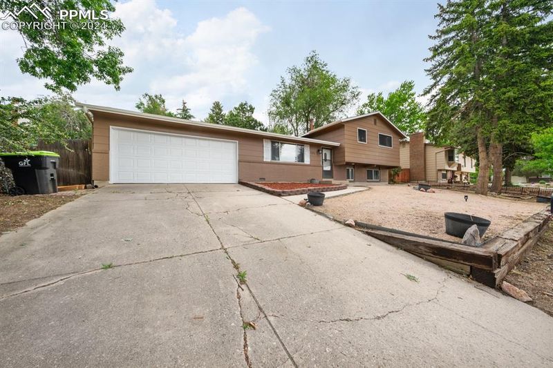 5290 Redondo Cir, Colorado Springs, CO 80918